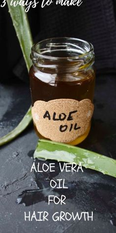 This nourishing aloe vera oil is packed with vitamins and minerals beneficial for the hair and skin. Learn 3 easy ways to make it and 10 ways to use it at home. Aloe Vera Gel For Hair, Aloe Vera Gel For Hair Growth, Aloe Vera Recipes, Aloe Oil, Aloe Vera Shampoo, Aloe Vera Benefits, Aloe Vera Oil, 140 Pounds, Oil For Hair