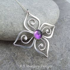 Explorez sur Flickr 658 photos de Kristin Smith Wire Choker, Silversmithing Jewelry, Metal Jewelry Making, Wire Wrap Jewelry Designs, Handmade Silver Jewellery, Wire Jewelry Tutorial, Metalsmithing Jewelry, Filigree Jewelry, Fine Silver Jewelry