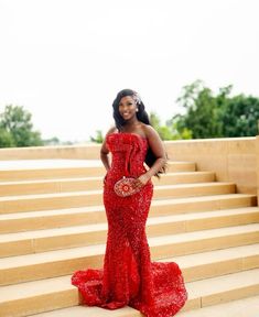 Red Asoebi, Nigerian Prom Dress, Graduation Dress Black, Red Graduation Dress, Pretty Homecoming Dresses, Prom Glam, Girl Prom