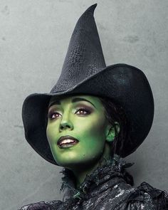 Wicked Musical Makeup, Wicked Elphaba Costume, Wicked Makeup Elphaba, Wicked Witch Makeup Wizard Of Oz, Elphaba Costume Halloween, Wicked Witch Of The West Make Up, Wicked Halloween Costume, Elphaba Halloween Costume, Wicked Witch Of The West Costume