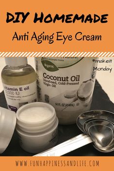 DIY Homemade anti-aging eye cream can help those tire mom eyes with simple ingredients of vitamin E oil and coconut oil. Eye Cream Recipe, Homemade Eye Cream, Anti Aging Homemade, Diy Eye Cream, Creme Anti Age, Anti Aging Eye Cream, Coconut Oil For Skin, Eye Anti Aging