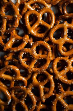 many pretzels are covered in brown sugar