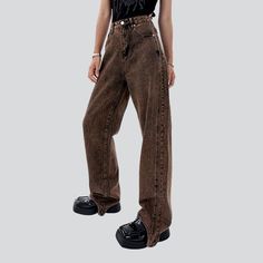 Vintage brown women's baggy jeans online—cool jeans from the 2022 Autumn collection. Street fashion outfit enables you to focus on individuality and not strictly on current fashion trends. Brown denim color has returned from fashion exile to become one of the most sought-after shades of the year. Vintage denim is a way to look outstanding and in style. The baggy model flawlessly looks when you're doing low-key stuff like hanging at home. Highrise denim will elongate your legs and make your trunk Mid-rise Brown Pants For Streetwear, Baggy Vintage Flare Jeans For Streetwear, Vintage Baggy Cargo Jeans For Fall, Baggy Brown Jeans With Five Pockets, Brown Relaxed Fit Mid-rise Jeans, Vintage Cargo Jeans For Fall Streetwear, Brown High-waist Jeans For Streetwear, High Waist Brown Bottoms For Streetwear, Brown Relaxed Fit Straight Leg Jeans