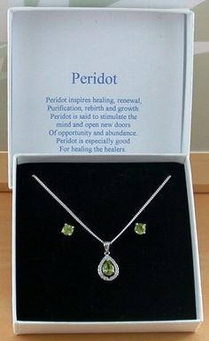 peridotpearcznecklacestudset Brand Influencer, Gifts 2021