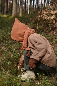 Perfect for spring, summer, fall-baby muslin set 100% Muslin cotton Oeco-Tex certified Timeless, cultish and lovely Pixie Hat and scarf in dark caramel- made of two layers of muslin cotton fabric. This lightweight hat with ties sits loosely on your little ones head, offering protection from wind and sun. Muslin is a gentle fabric, incredibly fine- this stylish baby bonnet & shawl is a must-have for babies and toddlers. Custom colors 100% handmade in Poland Follow us on Instagram https://www.inst Baby Pixie Hat, Dark Caramel, Pixie Hat, Summer Cap, Muslin Baby, Baby Bonnet, Hat Scarf, Fall Baby, Stylish Baby