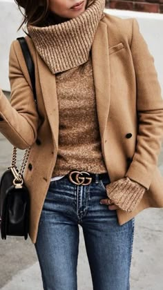 Womens Fall 2023 Fashion, Feminine Fall Outfits Chic, Fashion Trends 2023 Over 50, Fall Outfits For Work 2023, Neutral Blazer Outfit Women, Jeans For Fall 2023, Camel Jacket Outfit Winter, Rattan Outfit, Camel Sweater Outfit Winter