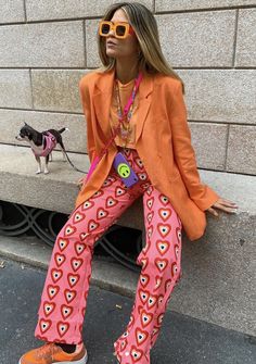 Funky Clothing Aesthetic, July 2024 Fashion, Colorful Outfit Summer, Preppy Nashville Outfits, Colorful Edgy Style, Maximalist Street Style, Italy October Outfit, Portuguese Girl Style, Portuguese Style Fashion