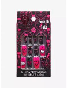 Magenta And Black Nails, Monster High Merch, Monster High Nails, Monster High Makeup, Faux Nails, Monster High Clothes, Arte Monster High, High Clothes, Boo Tiful