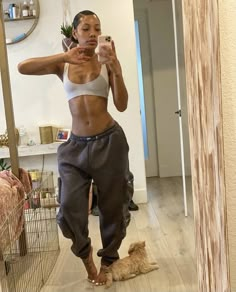 Cool Sweatpants, Sweatpants Outfit Ideas, Sweatpants Outfits, Cozy Sweatpants, Baggy Sweatpants, Skandinavian Fashion, Sweatpants Outfit, Outfit Inspo Casual, Chill Outfits