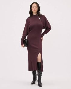 Cette robe midi conçue dans un confortable tricot côtelé est une superbe addition à faire à votre garde-robe cette saison. Avec un col montant et des détails tels que des boutons à l'encolure et une fente latérale à l'ourlet, cette robe tout en simplicité saura rehausser votre style. Coupe - Coupe ajustée : Coupe près du corps épousant la silhouette - Manches longues raglan - Longueur du corps à l'avant de 46,5" (taille M) Caractéristiques - Tricot côtelé extensible - Col montant - Boutons à la Yoga Jeans, Ribbed Midi Dress, Maternity Shops, Linen Shop, Mock Neckline, Women's Coats & Jackets, New Tops, Coats Jackets Women, Midi Length