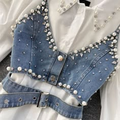 Luxury Shirt, White Summer Shirt, Moda Denim, Denim And Diamonds, Short Denim, فستان سهرة, Vest Fashion, Mode Inspo, Looks Chic