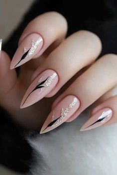 Subtle and glamorous, these neutral Christmas nails are holiday-ready. Taupe Nails, Neutral Nail Designs, Neutral Nail Color, Paris Nails, Nails Art Ideas, Holiday Nail Designs, Seasonal Nails, Holiday Nail Art, Polish Ideas