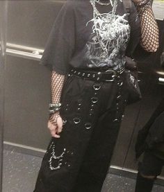 Alternative Punk Outfits, Grunge Crop Top Outfits, Lunar Punk Fashion, Alternative Fashion Masculine, Emo Goth Outfits Men, Goth Summer Outfits Men, Masculine Alt Outfits, Masculine Goth Outfits, Alternative Outfits Men