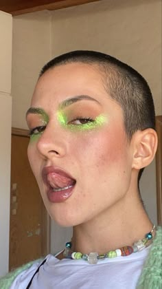 Gender Outfits, Abstract Makeup Looks, Snake Makeup, Professional Eye Makeup, Futuristic Makeup, Funky Makeup, Movie Makeup, Disco Night, Rave Makeup