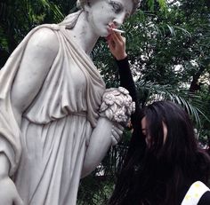 Statues Aesthetic, Fun With Statues, Statue Aesthetic, Stone Cold, The Hollow, Poses Para Fotos Sexis, The Marble, Grunge Punk, Aesthetic Grunge