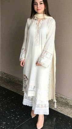 Pakistani style Kurta set with borders Pakistani Dress Pattern, Lace Designs, Pakistani Dress