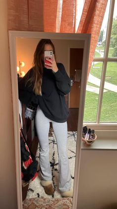 Chill Movie Night Outfit, Cozy White Sweatpants For Winter, Fall Fits Flare Leggings, Cozy School Outfits Lazy Days, College Outfits Flare Leggings, Chill Outfits Lazy Days, Everyday Cozy Fit Sweatpants, Brandy Melville Flare Sweatpants, Flare Sweatpants Outfit