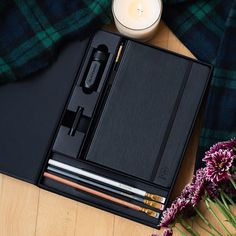 If you’re passionate about writing and love using pencils, this is a great way to experience the quality of Blackwing pencils, pleasing writers since the 1930s. The Blackwing Essentials Set with Notebook contains a set of four of Blackwing’s best graphite pencils: one each of Matte (soft), 602 (firm), Pearl (balanced) and Natural (extra-firm), plus Blackwing’s famous Long-Point Sharpener, a Point Guard and an A5 Slate Notebook with 160 pages of paper that’s specially optimized for pencils. Choos Journal Key, Bullet Journal Key, Sketching Tools, Essentials Set, Grid Notebook, Notebook Accessories, Stylus Pens, Dot Grid Notebook, Photoshop Tutorial Design