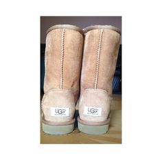 Love these boots, not only are they comfy, but they're cozy and perfect for winter super cute,suitable for winter prices only $39. Uggs Black, Ugg Black, Friday Sale, Styling Tips, Street Styles, Fashion Designers, Western Boots