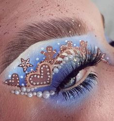 Creative Christmas Makeup, Makeup Nude, Book Chapter, Christmas Eye Makeup, Christmas Makeup Look, Cute Eye Makeup, Brow Pen, Face Art Makeup, Halloween Makeup Inspiration