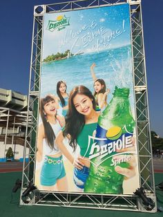 Blackpink Sprite, Waterbomb Festival, Joseph Vijay, Video Design Youtube, Blackpink Debut, Blackpink Funny, Best Kpop