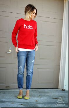 Make your own graphic sweatshirt- easy tutorial for this hola sweatshirt Sweatshirt Diy Ideas, Sweatshirt Diy, Fall Sweatshirt Outfit, Sweatshirt Refashion, Nickel And Suede, Upcycle Sweatshirt, Diy Sweatshirt