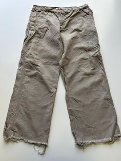 Mens Carhartt Baggy Carpenter Workwear Trouser / Pants 1990s vintage  Baggy Fit  Zip Fly  Light Brown Waist 36 inch Leg Length 28 inch **Sizes are exact measurement of the jean and may differ from the tag size** Please note due to the nature of these being workwear jeans there will be cool signs of fraying / paint and fading marks. All adding to the character of the piece** Item in great workwear condition overall Pantalon Carhartt, Mens Carhartt, Workwear Jeans, Workwear Trousers, Vintage Lighting, Trouser Pants, Baggy Fits, Light Brown, Halloween Shopping