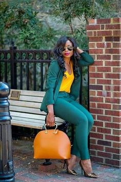 Chique Outfits, Professional Attire, Business Outfit, Yellow Top, Casual Work Outfits, Green Pants, Work Outfits Women, Work Wardrobe, Professional Outfits