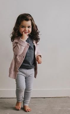 Jamie Kay Outfits Girl, Toddler Cardigan, Kids Curly Hairstyles, Jamie Kay, Cardigan Casual, Toddler Girl Style, Comfy Outfit, Kid Fashion, Baby Style