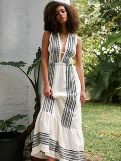 The Yani Black collection features intricate black Tibeb bands on a textured vanilla background. This maxi V-neck dress features a deep plunge neckline, bare sides, and maxi length for a showstopping silhouette. This dress comes with straps that can be adjusted for a perfectly customized fit. Hand-woven in Ethiopia, this silhouette is made of soft hand-spun cotton for a light and comfortable feel. GIVING BACK | 5% of all purchases will be donated to the lemlem Foundation. FINAL SALE - This style Dresses Summer 2024, Strictly Dresses, Tahitian Dress, Vanilla Background, Resort Vibes, Cochella Outfits, Resort Casual, Aged Cheese, Samba Outfit