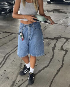 Adidas Superstar Outfit, Superstar Outfit, Jean Short Outfits, Outfit Inspo Summer, Baggy Clothes, Shorts Style, Adidas Outfit, Mode Inspo