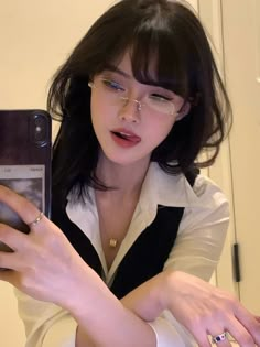 Woman In Suit, Glasses Makeup, Uzzlang Girl, Makes You Beautiful, Glow Up Tips, Photo Styling, Womens Glasses