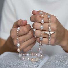 Tricolor freshwater pearls alternate in a combination of delicate rose colors in this 925 silver rosary, creating a unique design with a smooth finish. At the center is the Miraculous Medal, emblem of Marian devotion and a testimony of faith for those who pray it with faith. The classic silver crucifix completes the rosary crown at the end.Combine it with its related rosary bracelet. Everyday Prayers, Pearl Rosary, Christian Pictures, Rosary Beads Catholic, Divine Mercy, Rosary Bracelet, The Vatican