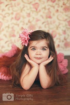 Toddler Photoshoot Indoor, Toddler Photography Poses, Princess Photo Shoot, Easter Photoshoot, Family Photoshoot Outfits, Princess Photo