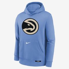 Our City Edition collection celebrates the bond between a team and the town they call home. Inspired by iconic city symbols and past Hawks uniforms, this cozy fleece hoodie highlights the unique cultures, communities and history that sets their home team apart. Nike Nba, Atlanta Hawks, Home Team, Cozy Hoodie, Kids Nike, Kids Sweatshirt, Fit Style, Team Spirit, Favorite Team