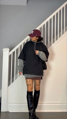 Mask Fem Outfits, Streetwear Fashion Dress Outfit, Club Cold Weather Outfit, Casual Outfits Layers, Tomboy Chic Plus Size, Tomboy Nye Outfit, T Shirt Layered Over Long Sleeve, Layered Pants Outfit, Layer Outfit Ideas