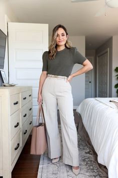 Women Business Casual Outfits Summer, Modest Work Outfits, Striped Top Outfit, Outfit Ideas For Work, Neutral Outfit Ideas, Modest Spring Outfits, Chic Work Outfit, Work Pumps, Outfits For Work