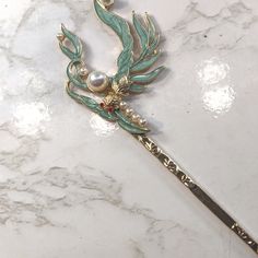 Ornamental Hairpin, Gold Colored Metal, Pearlescent Green And Colors, With Faux Pearl Embellishment. Lightweight. Green Hair Accessories, Oc Board, Hairpin Accessories, Pearl Embellishment, Fleece Headbands, Red Headband, Hair Accessories Pearl, Crystal Hair Pins, Crystal Headband