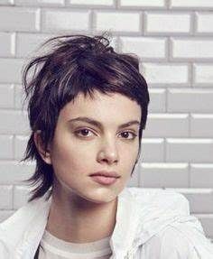 Mother of the bride in evening party's pixie short bob haircut and ... Shullet Hairstyles, Edgy Short Haircuts, Funky Short Hair, Messy Short Hair, Super Short Hair, Punk Hair