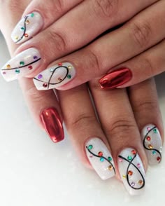 Christmas is a time of joy, warmth, and togetherness. While we decorate our homes and dress up for the season, why not add some holiday cheer to your nails as well? Simple Christmas nails are an easy and fun way to show off your festive spirit. Whether you’re getting ready for a cozy family gathering or a stylish office party, simple Christmas nails can be the perfect accessory. Short Nail Xmas Designs, Coffin Nail Designs Winter, Winter Nails Coffin Short, Christmas Nail Designs Lights, Nail Designs For Ring Finger, Christmas Nails Summer, Fall Winter Nails Design, Christmas Lights Nail Designs, Cute Easy Nail Designs To Do At Home