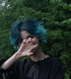 2 Tone Blue Hair, Emo Grunge Hair, Blue Grunge Hair, Tumblr Icons Aesthetic, Alternative Hair Short, Transboy Hair, Lavender And Blonde Hair, Best Short Hair, Short Blue Hair