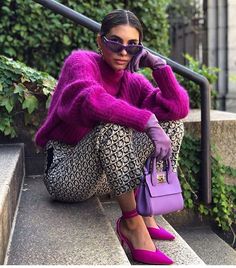 Instagram Urban Romantic Fashion, Everyday Outfits Colorful, Modern Eclectic Style Fashion, Intimidating Outfits, Spring Outfits Colorful, Colorful Work Outfits, Magenta Outfit, Colorful Fits, Valentine Outfits For Women