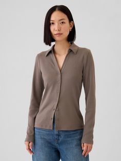 Supersoft, stretchy cotton-modal blend cardigan shirt.  Point collar, V-neck.  Long sleeves.  Button front.  This product was made in a factory that runs the Gap Inc.  P. A. C. E.  Personal Advancement & Career Enhancement) program.  P. A. C. E.  is our educational program that helps the women who make our clothes build the skills, knowledge, confidence & resilience needed to advance in work & life.  Learn more here Fit: Close to the body.  Hits at the hip.  Models wearing Gap Soft Button Down Shirt Women, Professional Shirts For Women, Long Sleeve Blouses For Women, Work Tops For Women, Pet Tortoise, 80’s Outfits, Plymouth Rock, Midnight Oil, Couple Matching Outfits