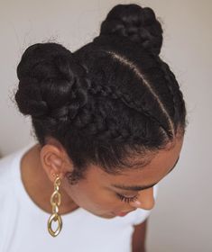 Protective Ponytails For Natural Hair, Chic Natural Hairstyles, Course Hairstyles For Women, Fine Natural Hair Styles Black, Natural Bun Hairstyles, Bun Style, Beautiful Natural Hair