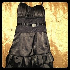 Silky Material, Very Beautiful Dress. Looks Brand New New York Hoco Theme Dress, Black Dress With Straps, Theme Dress, Dress Looks, Aesthetic Halloween, Bat Mitzvah, Beautiful Dress, Kids' Dresses, Pretty Outfits