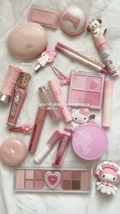 Skincare Vanity, Lucky Vicky, Whats In My Makeup Bag, In My Makeup Bag, My Makeup Bag, Pink Lifestyle, Pink Cosmetics, Makeup Supplies, Dior Perfume