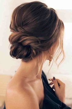 Sanggul Modern, Bridemaids Hairstyles, Wedding Hairstyles Bridesmaid, Wedding Hair Up, Low Bun Hairstyles, Simple Wedding Hairstyles, Summer 2025, Wedding Vision, Wedding Hair Inspiration