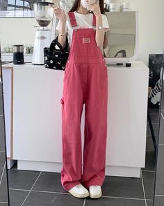 Pink Outfit Inspo Casual, Pink Overalls Outfits, Girly Outfits Pink, Outfit Ideas Jumpsuit, Wide Leg Jumpsuit Outfit, Korean Spring Outfits, Pink Pants Outfit, Pink Overalls, Girls Spring Outfits