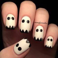 11. Spooky Ghosts Halloween Nail Art Easy, Halloween Nails Diy, Nail Art Halloween, Holloween Nails, Halloween Nails Easy, Cute Halloween Nails, Masks Diy, Games Diy, Halloween Recipe