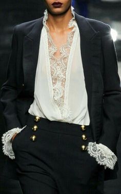 Lace details Ermanno Scervino, Moda Vintage, Looks Chic, Mode Vintage, Looks Style, Mode Inspiration, White Blouse, Coco Chanel, Fashion Details